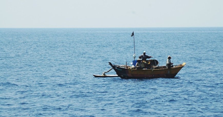 போதைப்பொருளுடன் இரு  படகுகள் மீட்பு